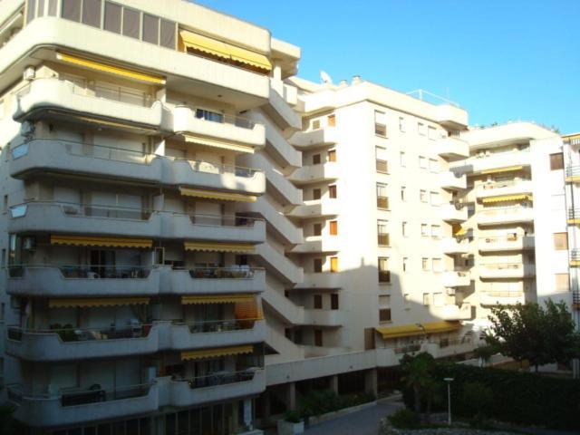 Apartamentos Arquus Center Salou Exterior foto
